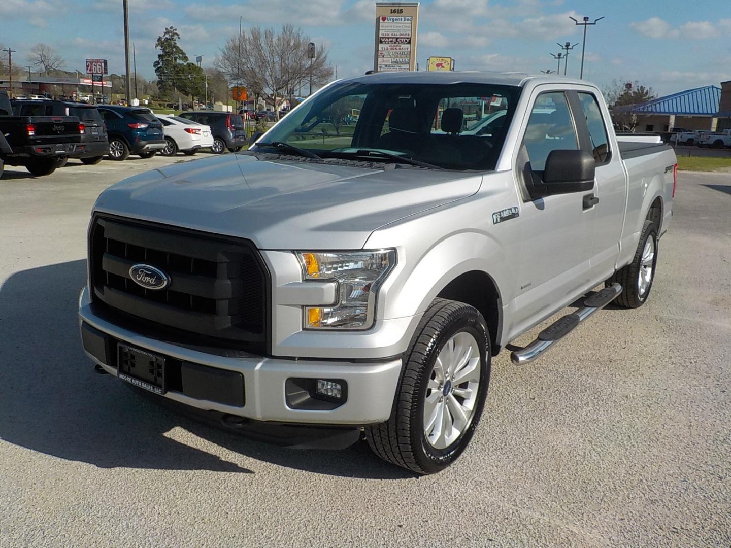 2016 Silver /Gray Ford F-150 (1FTEX1EP8GK) with an Ecoboost engine, Automatic transmission, located at 1617 W Church Street, Livingston, TX, 77351, (936) 327-3600, 30.710995, -94.951157 - ONE OWNER!! 4X4! Clean truck! - Photo#3